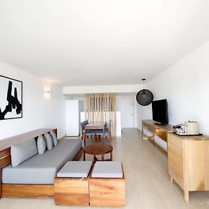 Honeymoon Suite